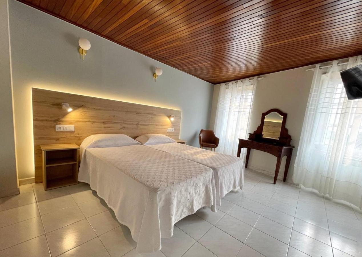 Hotel Amadora - Admite Mascotas バレイロス エクステリア 写真
