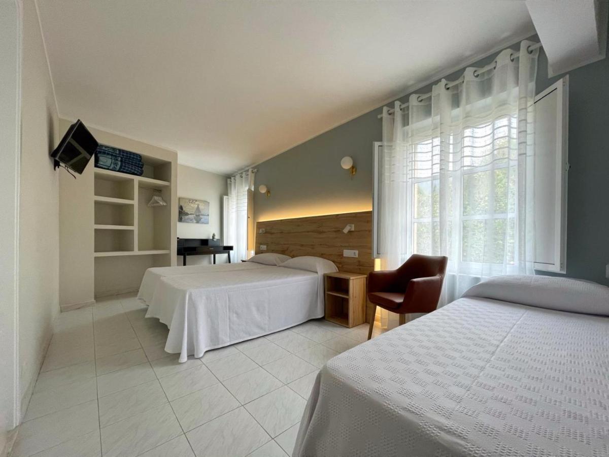 Hotel Amadora - Admite Mascotas バレイロス エクステリア 写真