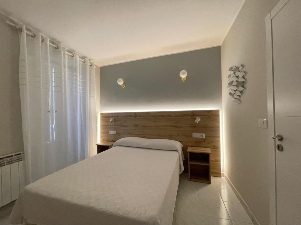 Hotel Amadora - Admite Mascotas バレイロス エクステリア 写真